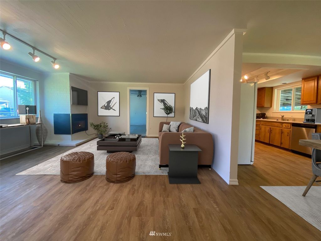 Photo of 427 1st Avenue N, Algona, WA 98001 (MLS # 1964770)