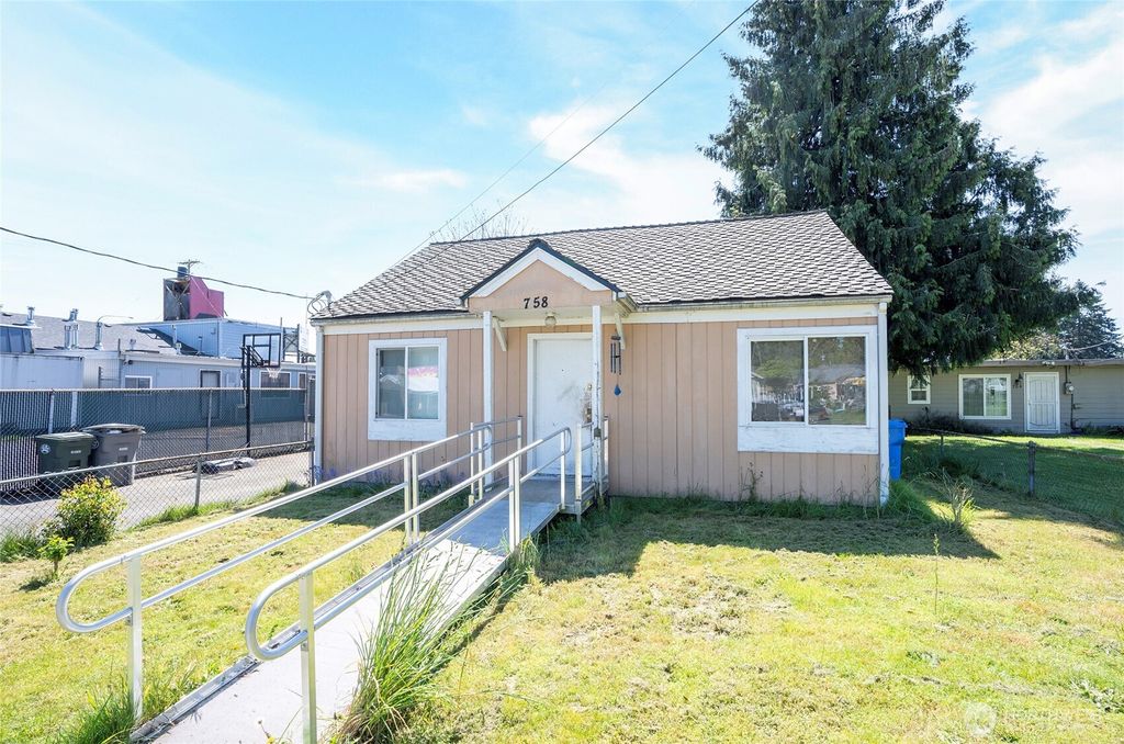 Photo of 758 108th Street S, Tacoma, WA 98444 (MLS # 2490526)
