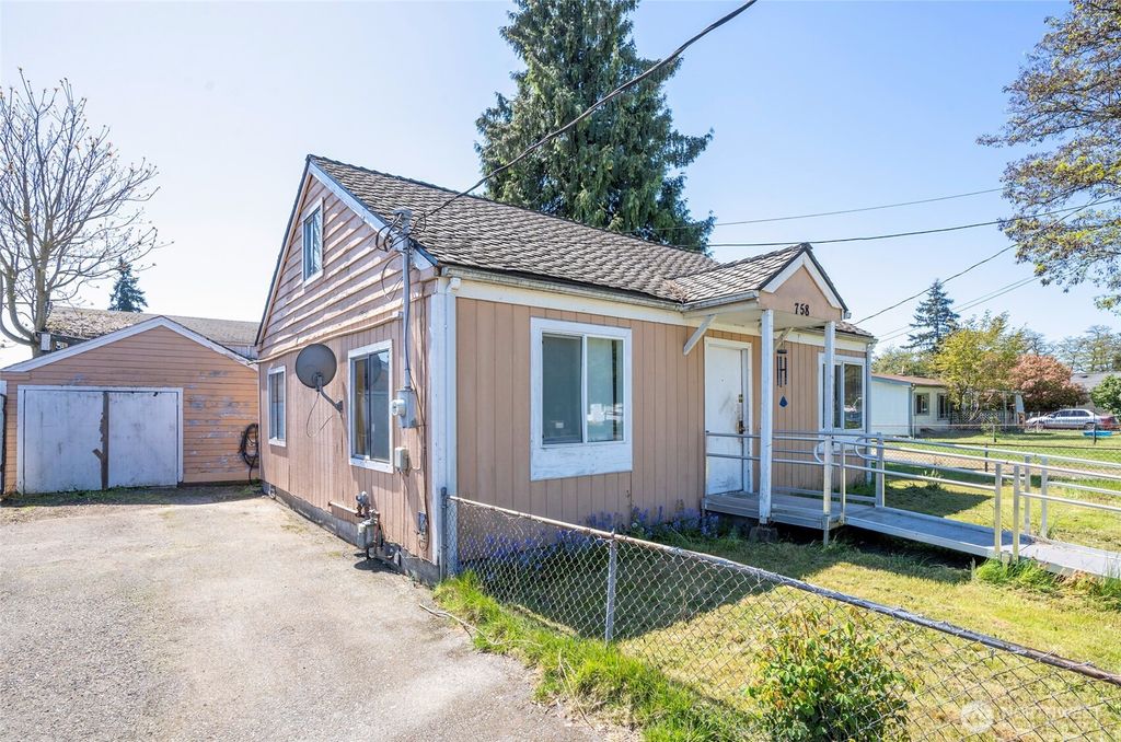 Photo of 758 108th Street S, Tacoma, WA 98444 (MLS # 2490526)