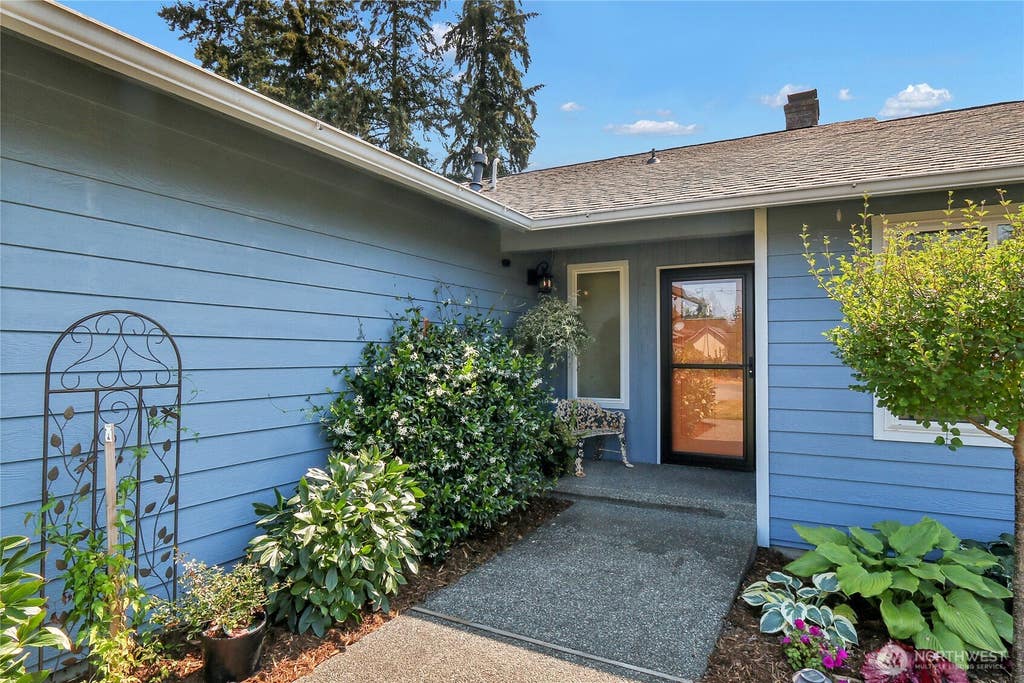Photo of 1108 118th Place SE, Everett, WA 98208 (MLS # 2573937)