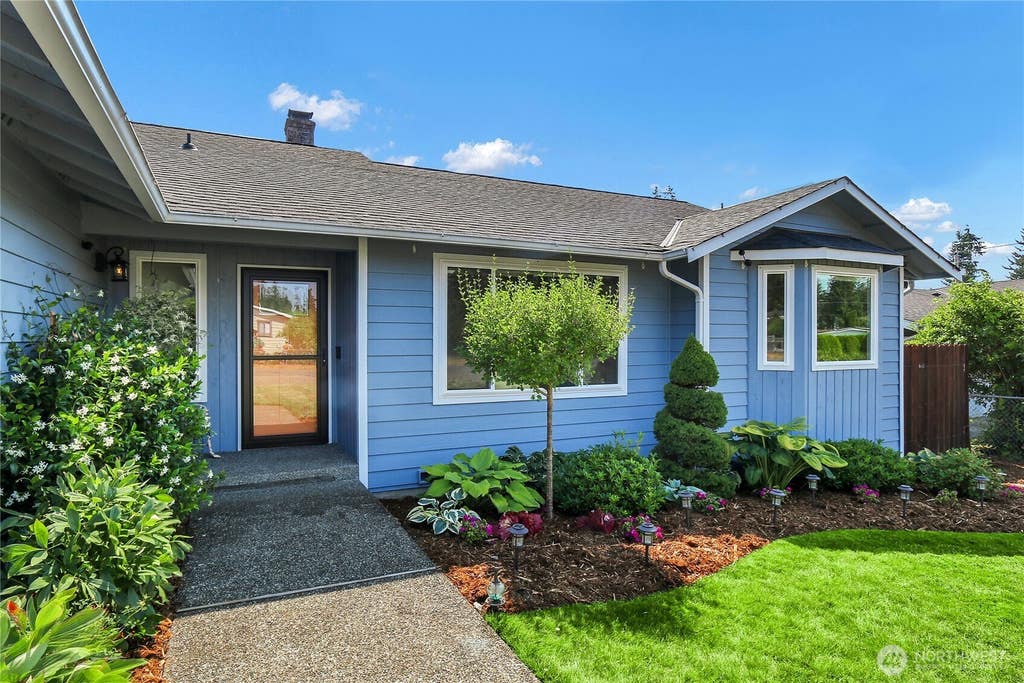 Photo of 1108 118th Place SE, Everett, WA 98208 (MLS # 2573937)