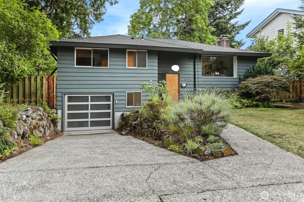 Photo of 4315 NE 58th Street, Seattle, WA 98105 (MLS # 2428334)