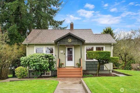 Photo of 18023 62nd Avenue NE, Kenmore, WA 98028 (MLS # 2497104)