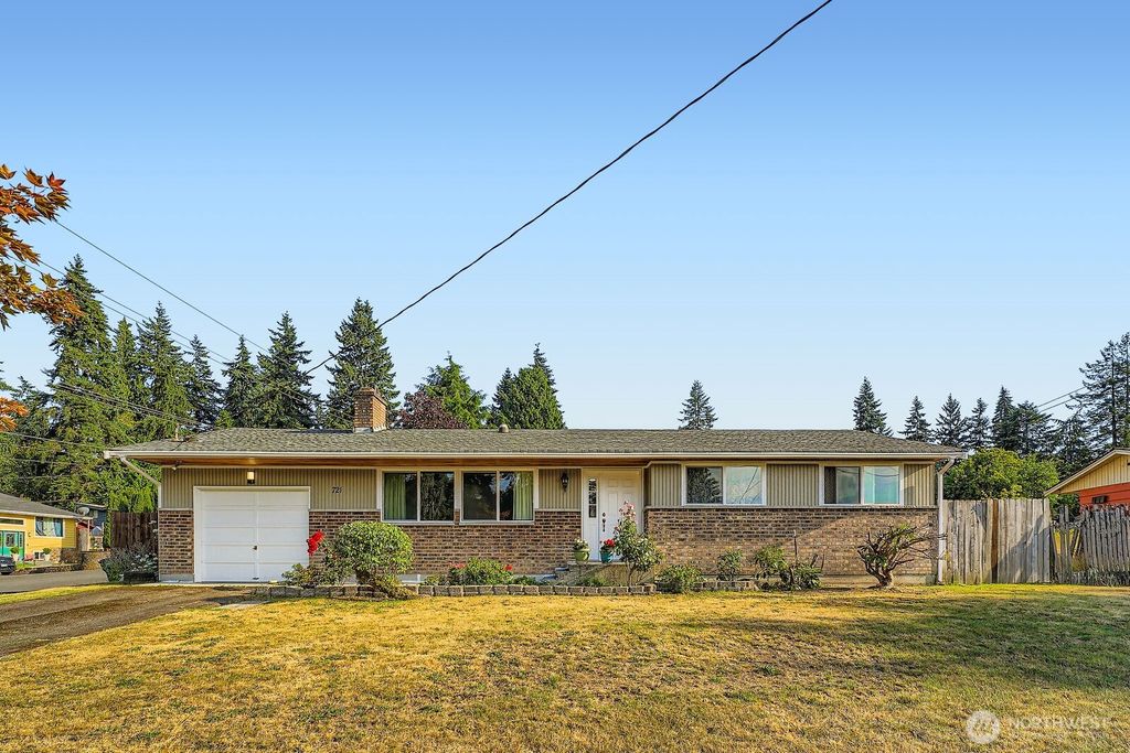 Photo of 721 S 304th Street, Federal Way, WA 98003 (MLS # 2404877)