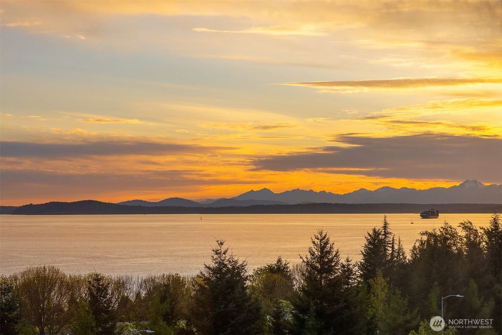 Photo of 2929 1st Avenue #308, Seattle, WA 98121 (MLS # 2506452)