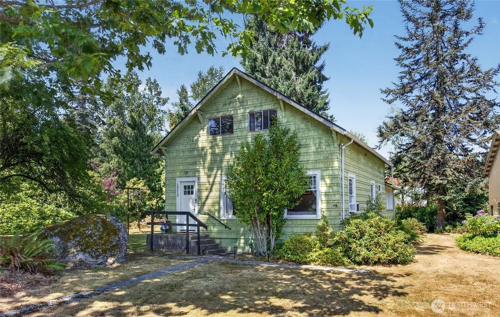Photo of 10215 56th Street SE, Snohomish, WA 98290 (MLS # 2564558)