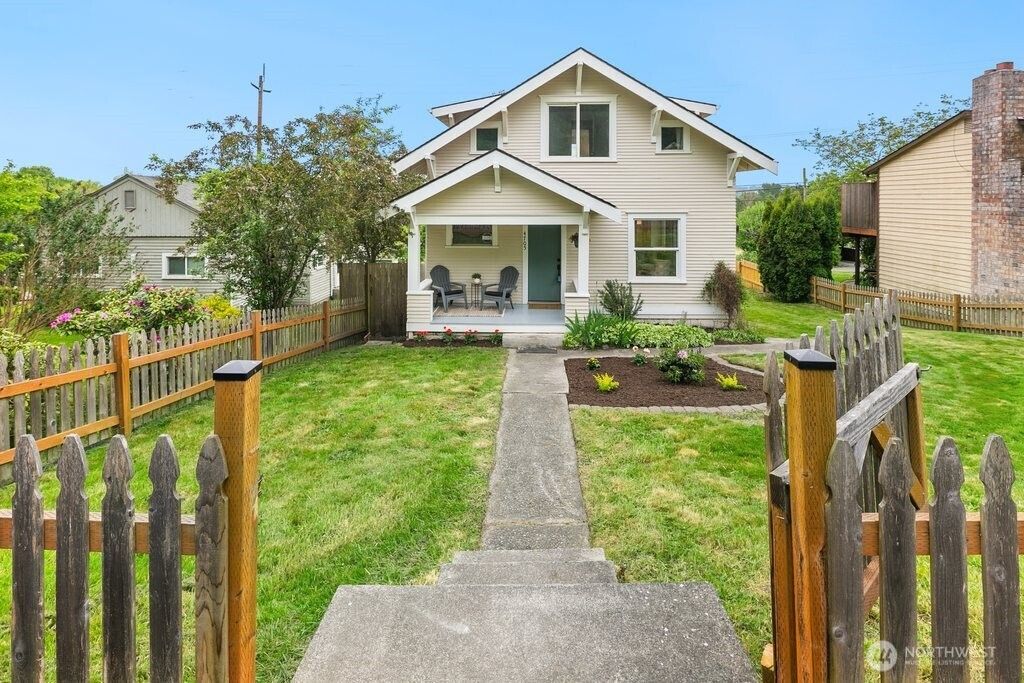 Photo of 4705 S 4th Avenue, Everett, WA 98203 (MLS # 2520135)