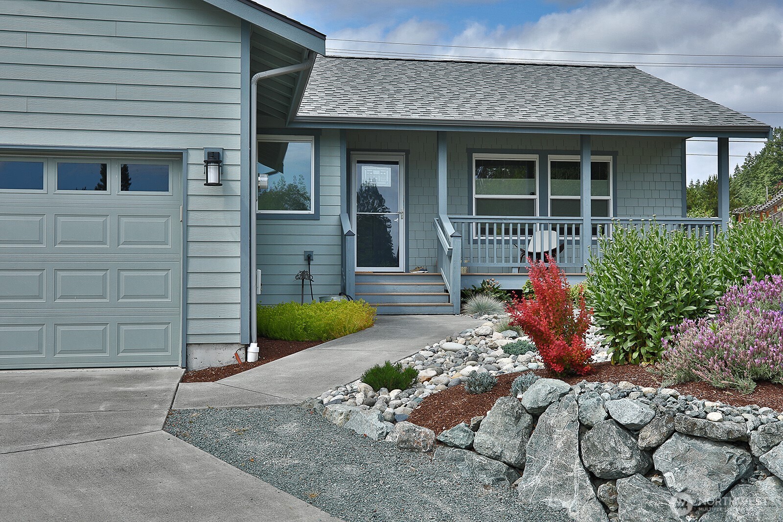 2568 Myra Place