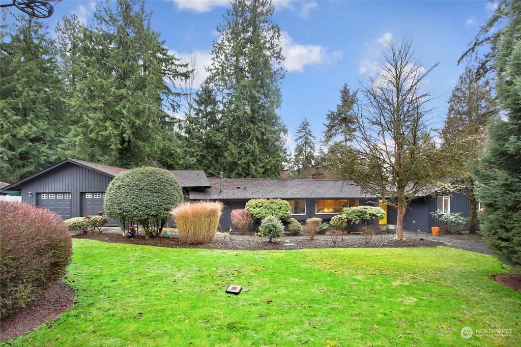Photo of 6925 NE 134th Street, Kirkland, WA 98034 (MLS # 2188486)