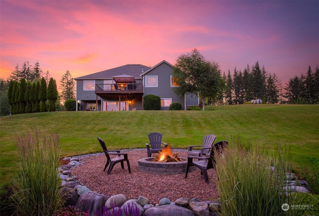 Photo of 10325 208th Avenue SE, Snohomish, WA 98290 (MLS # 2125264)