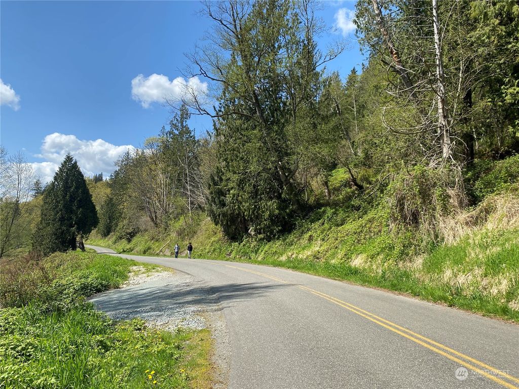 Photo of 7 Fern Bluff Road, Monroe, WA 98272 (MLS # 2059252)