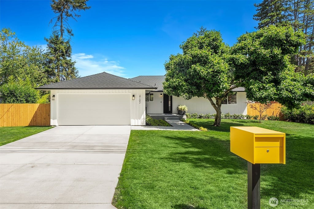 Photo of 4102 96th Avenue SE, Mercer Island, WA 98040 (MLS # 2567816)