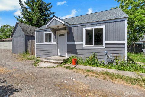 Photo of 4050 E B Street, Tacoma, WA 98404 (MLS # 2392315)