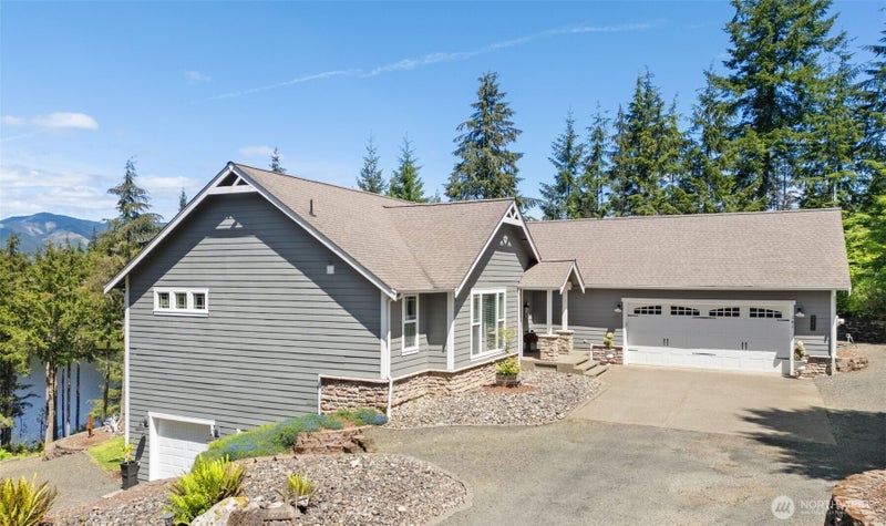 341 W Reeves Hill Drive