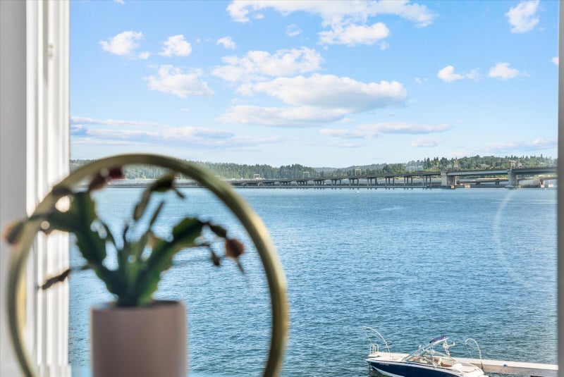 334 Lakeside Avenue S 406