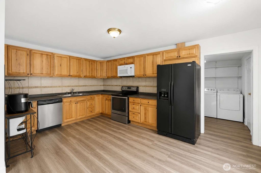 Photo of 1025 Arnold Avenue, Hoquiam, WA 98550 (MLS # 2575437)