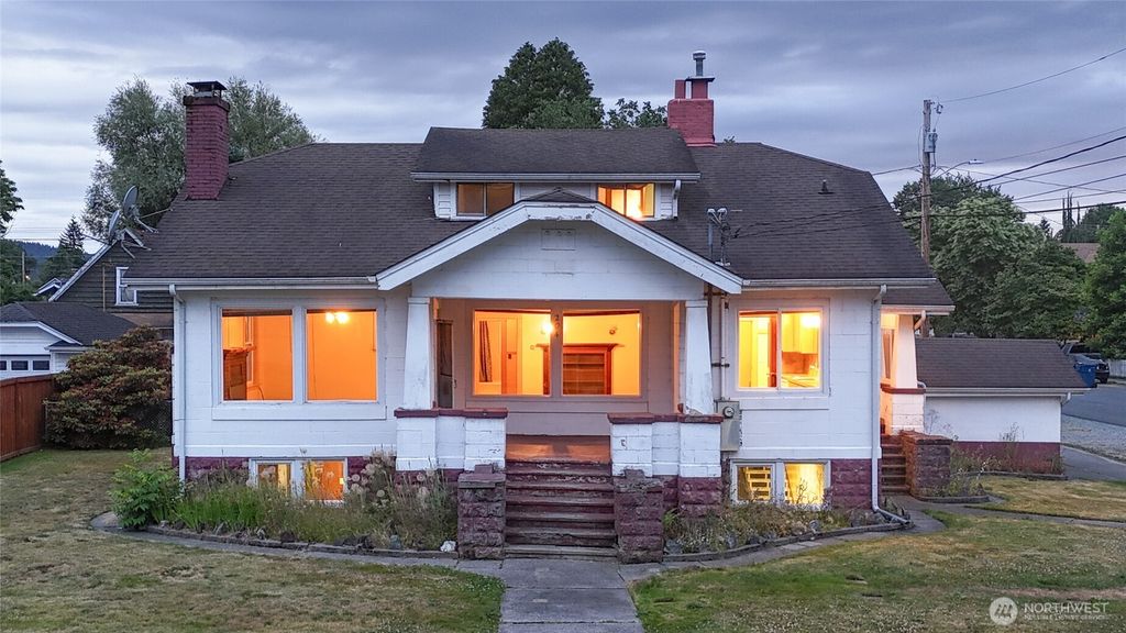 Photo of 204 S Madison Street, Monroe, WA 98272 (MLS # 2366134)