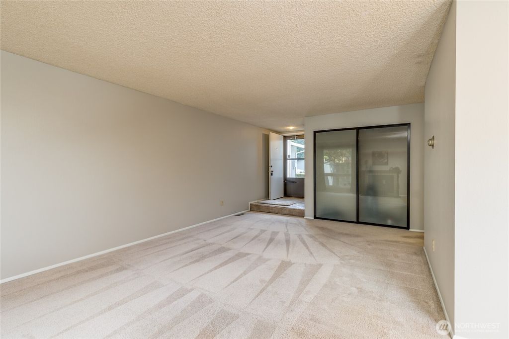 Photo of 2913 27th Street SE, Auburn, WA 98092 (MLS # 2403968)