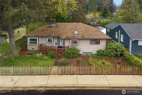 Photo of 607 6th Avenue SW, Tumwater, WA 98512 (MLS # 2496093)