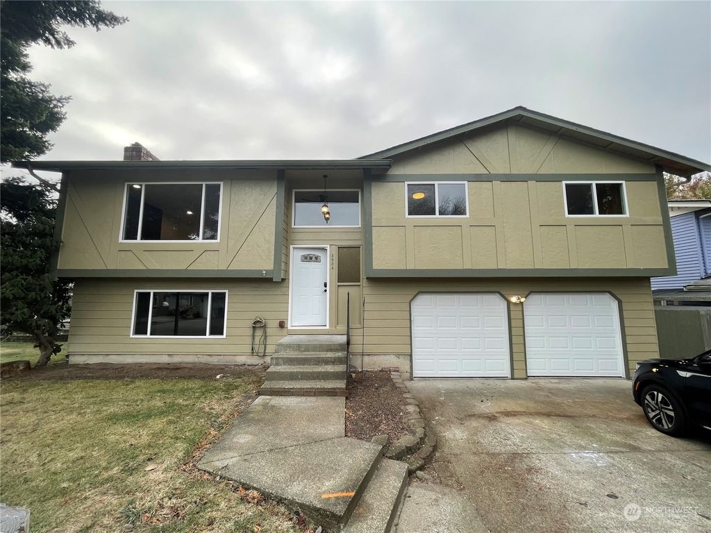 Photo of 5924 99th Street NE, Marysville, WA 98270 (MLS # 2026576)
