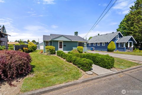 Photo of 919 6th Avenue SW, Puyallup, WA 98371 (MLS # 2550196)