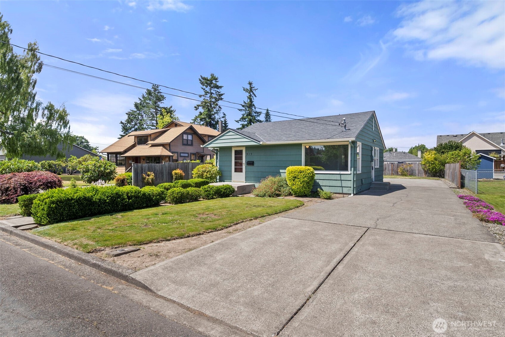 919 6th Avenue SW