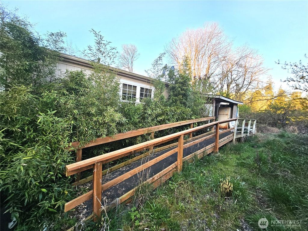 Photo of 201 Serpentine Avenue, Sequim, WA 98382 (MLS # 2506057)