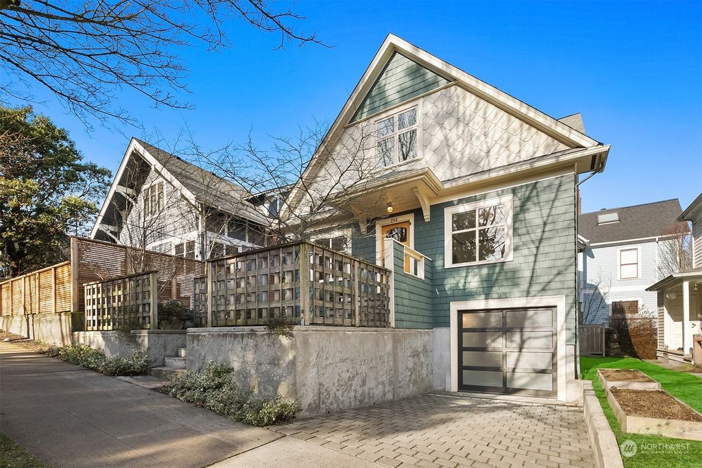 Photo of 206 W Garfield Street, Seattle, WA 98119 (MLS # 2031962)