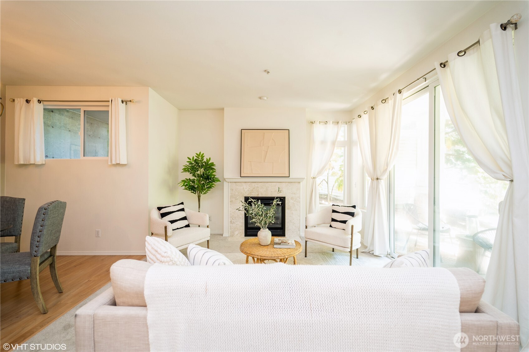 Issaquah, Washington 98029, United States, 2 Bedrooms Bedrooms, ,2 BathroomsBathrooms,Residential,Active,240392