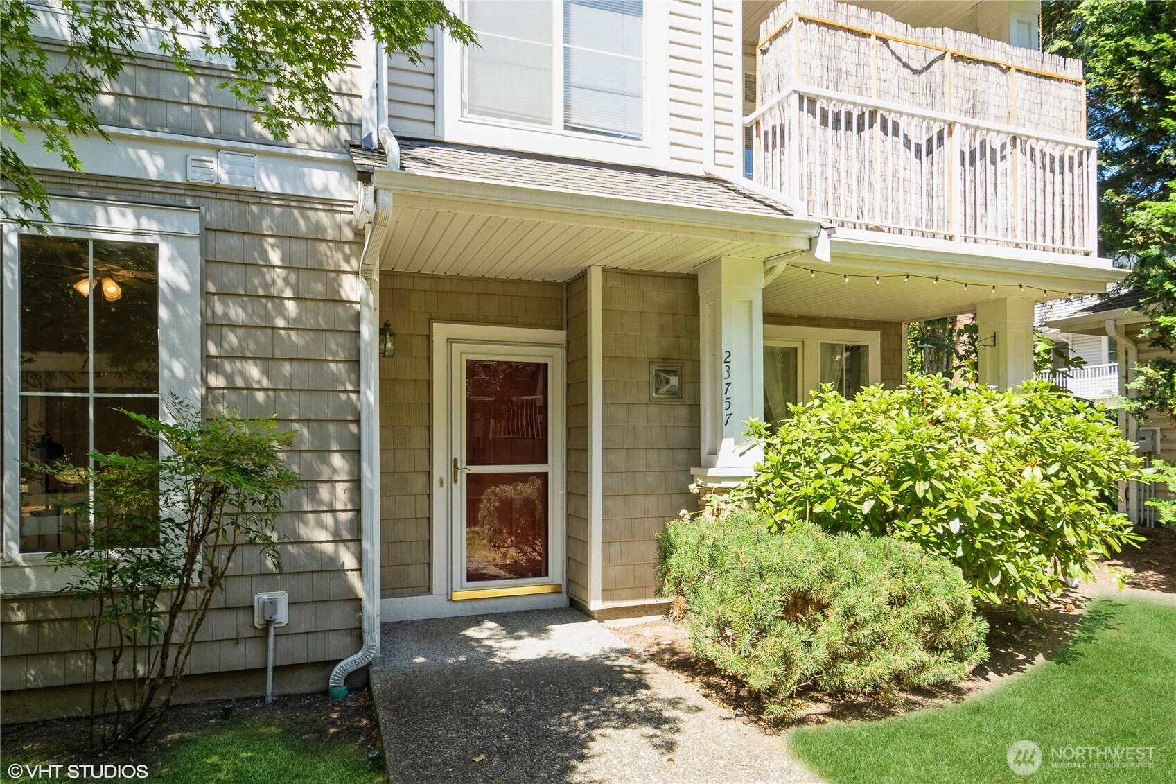 Issaquah, Washington 98029, United States, 2 Bedrooms Bedrooms, ,2 BathroomsBathrooms,Residential,Active,240392