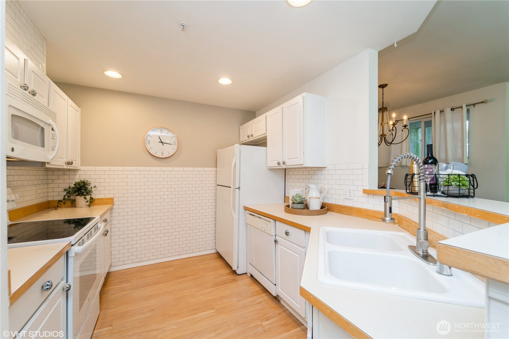 Issaquah, Washington 98029, United States, 2 Bedrooms Bedrooms, ,2 BathroomsBathrooms,Residential,Active,240392