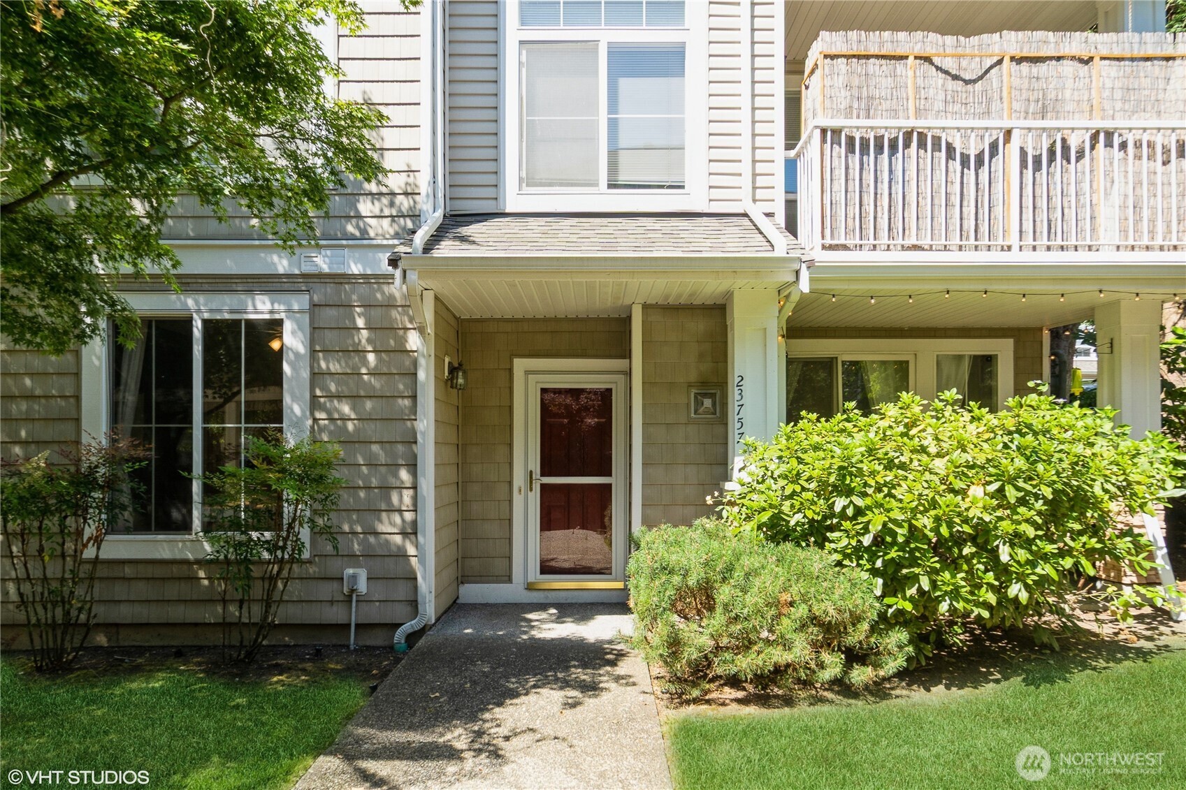 Issaquah, Washington 98029, United States, 2 Bedrooms Bedrooms, ,2 BathroomsBathrooms,Residential,Active,240392