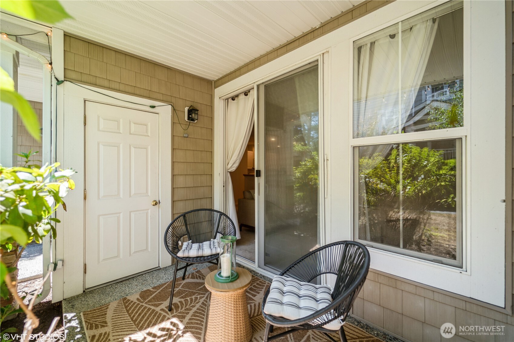 Issaquah, Washington 98029, United States, 2 Bedrooms Bedrooms, ,2 BathroomsBathrooms,Residential,Active,240392