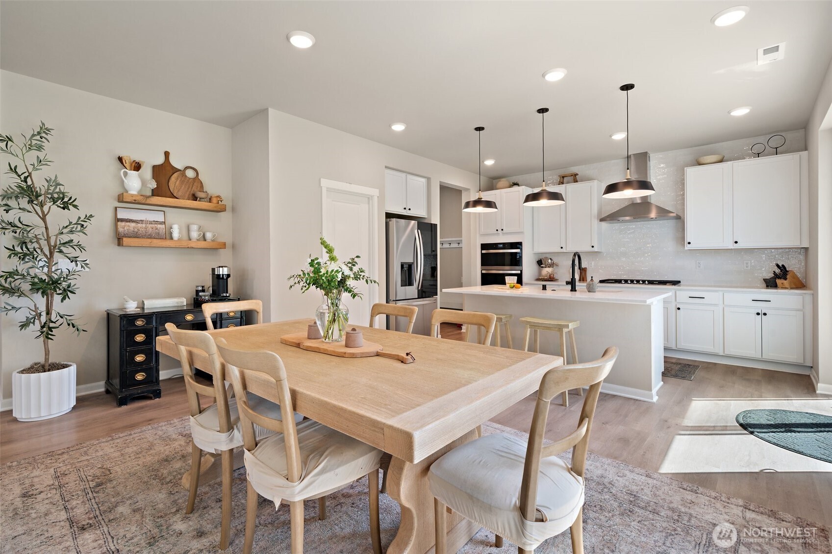 2405 NE Waterlily Way