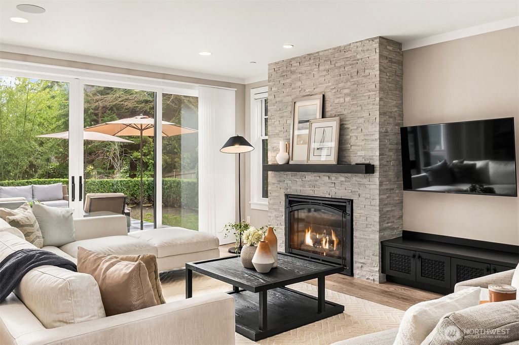 Photo of 2626 78th Avenue NE, Medina, WA 98039 (MLS # 2378465)