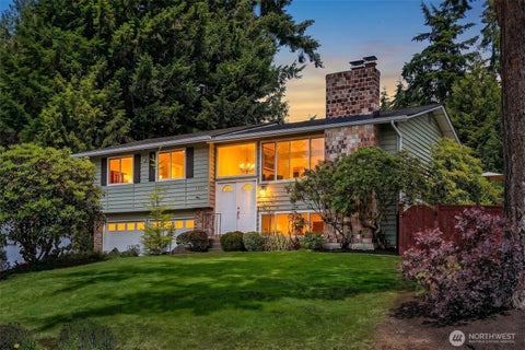 Photo of 10704 126th Avenue NE, Kirkland, WA 98033 (MLS # 2542946)
