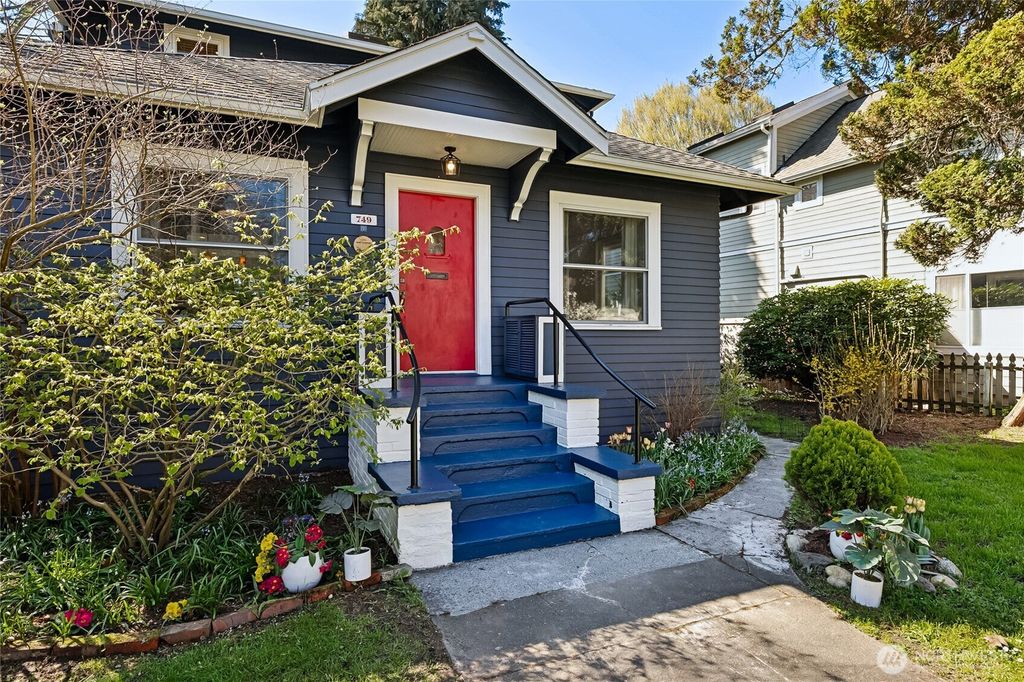 Photo of 749 N 76th St St, Seattle, WA 98103 (MLS # 2491426)