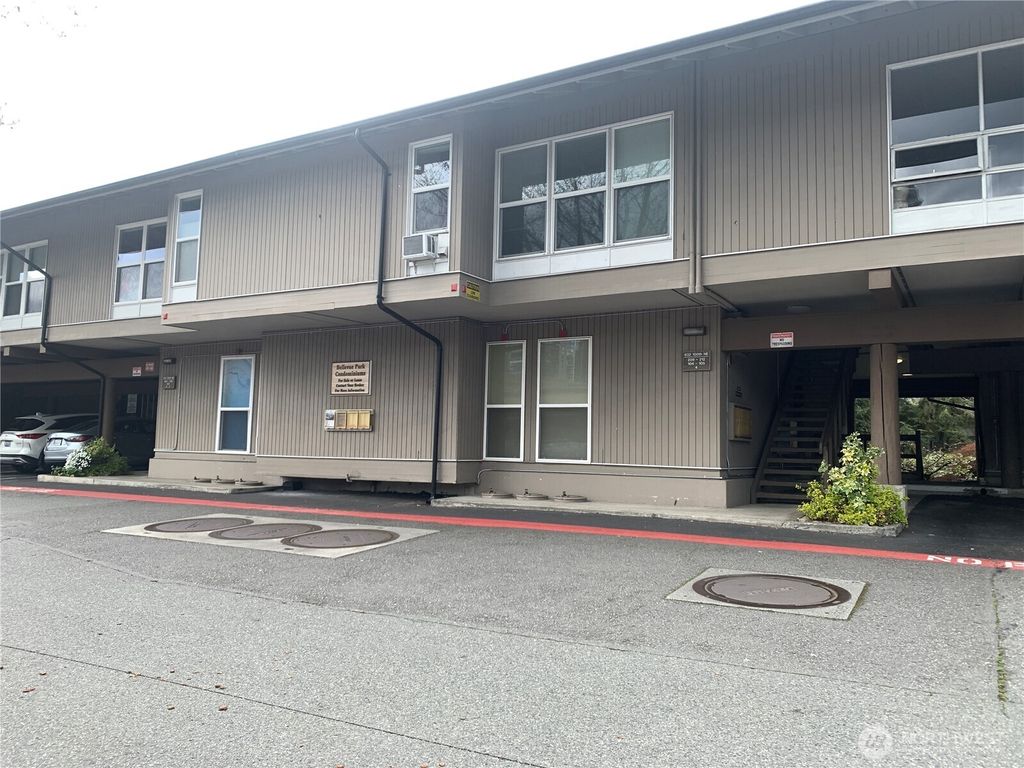 Photo of 832 100th Avenue NE #212, Bellevue, WA 98004 (MLS # 2372530)