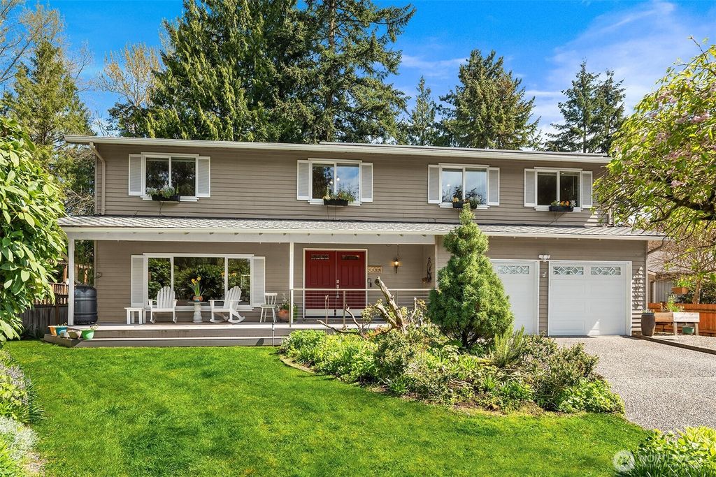 Photo of 6556 116th Place NE, Kirkland, WA 98033 (MLS # 2414675)