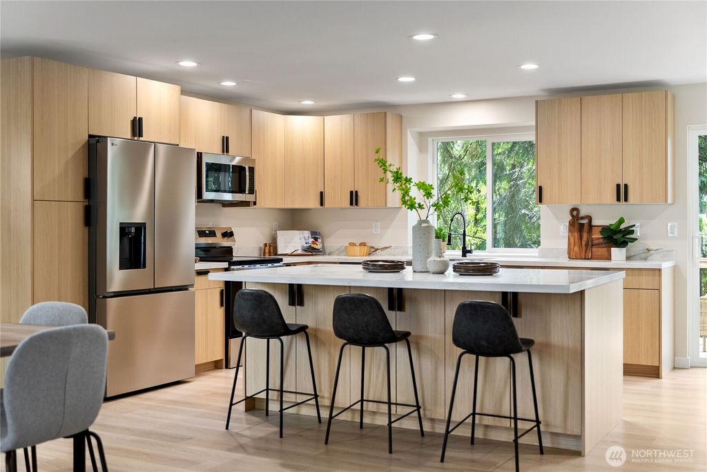 Photo of 33343 12th Avenue SW, Federal Way, WA 98023 (MLS # 2501439)