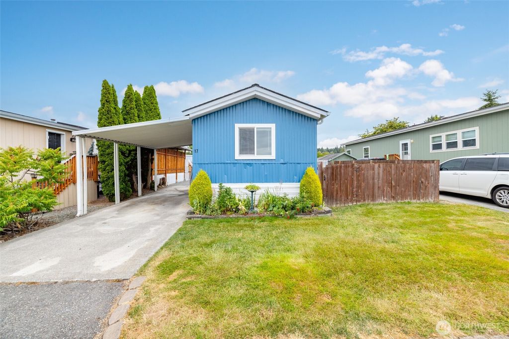 Photo of 1120 S 25th Street #17, Mount Vernon, WA 98274 (MLS # 2550835)