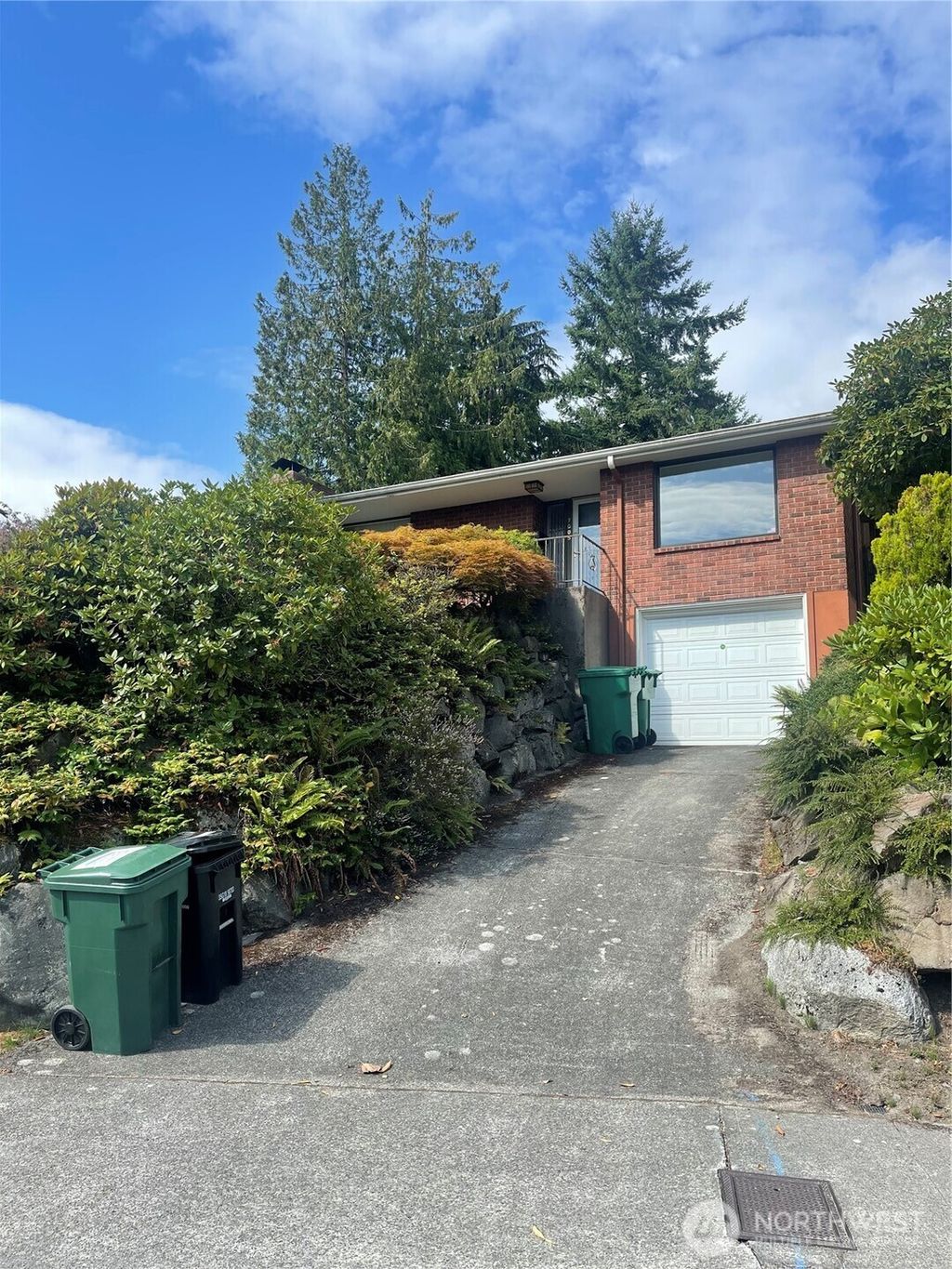 Photo of 7005 NE 58th Avenue, Seattle, WA 98115 (MLS # 2423586)