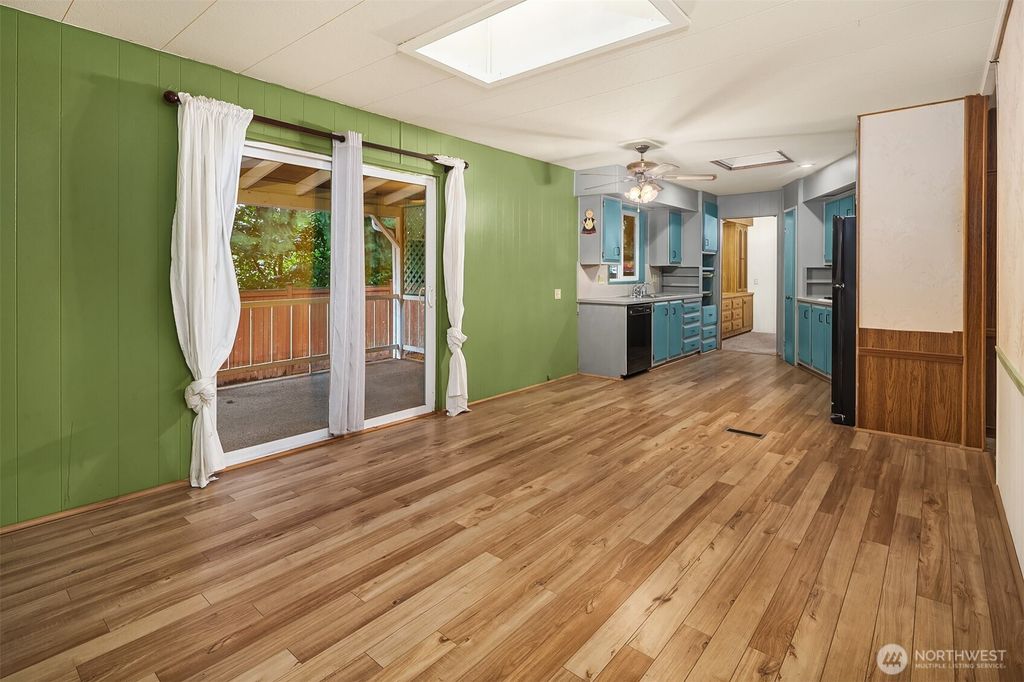 Photo of 12800 NE 190th Place, Bothell, WA 98011 (MLS # 2452109)