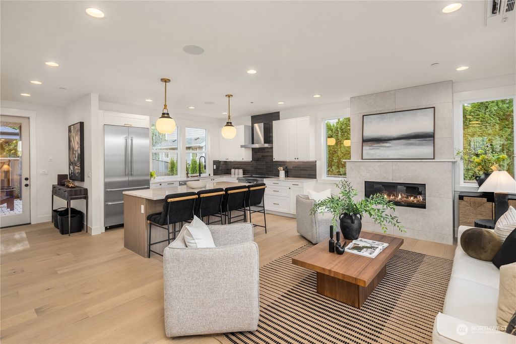 Photo of 10901 NE 47th Street, Kirkland, WA 98033 (MLS # 2316766)