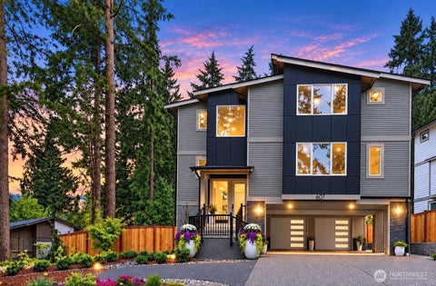 Photo of 807 130th Avenue NE, Bellevue, WA 98004 (MLS # 2582786)