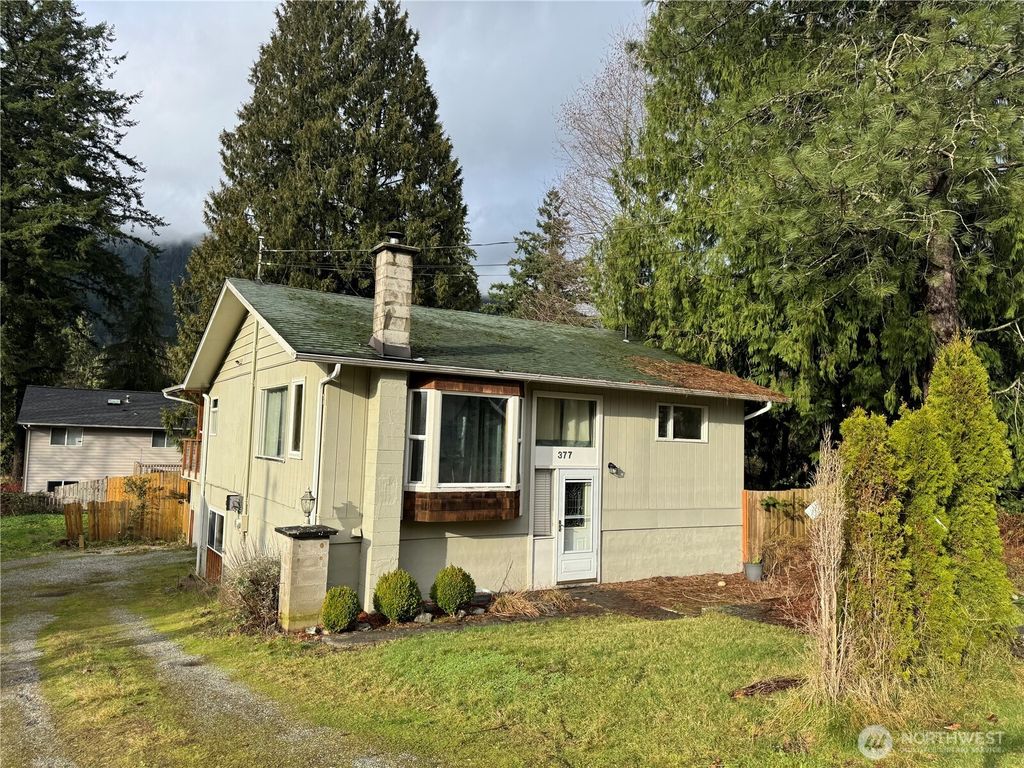 Photo of 377 Lakeside Drive, Sedro Woolley, WA 98284 (MLS # 2464052)