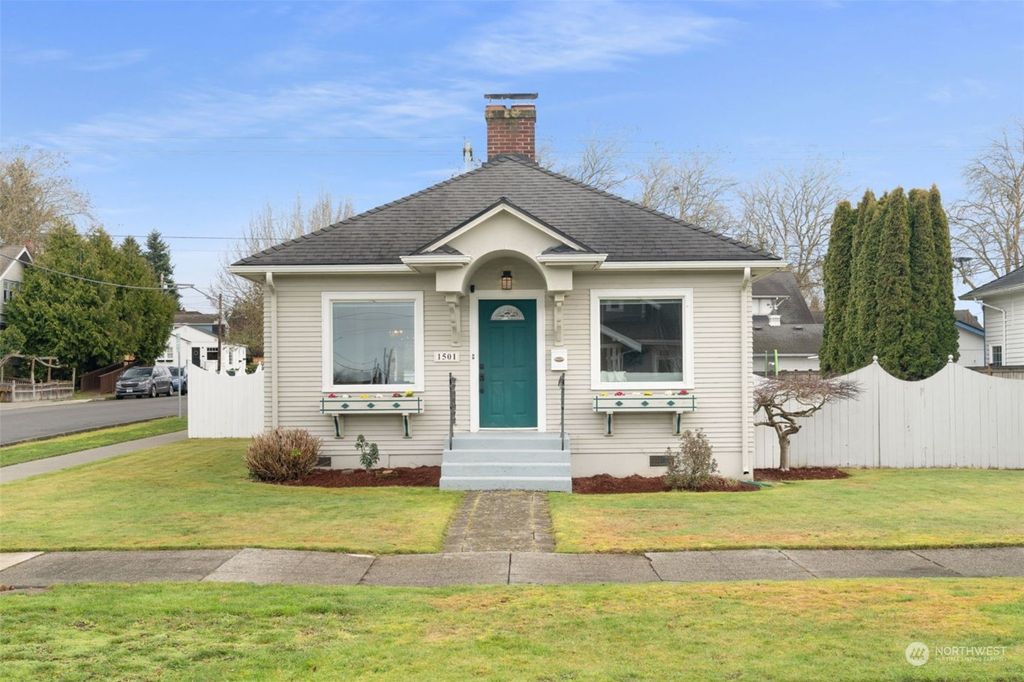 Photo of 1501 Hoyt Avenue, Everett, WA 98201 (MLS # 2195472)
