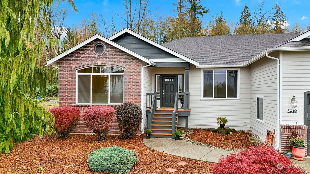 Photo of 5919 275th Street, Arlington, WA 98223 (MLS # 2304756)