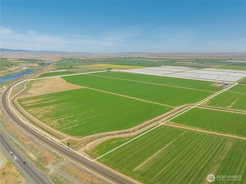 Photo of 19527 NW Rd 10.5, Quincy, WA 98848 (MLS # 2404268)