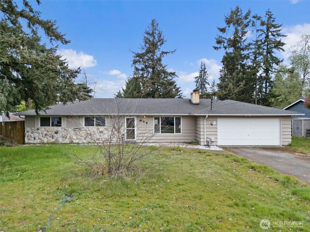 Photo of 211 170th Street E, Spanaway, WA 98387 (MLS # 2506800)